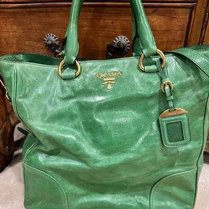 Authentic Prada bag. Smooth leather. Comes with dust bag. Good condition.